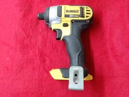 DEWALT 20-Volt MAX Lithium-Ion Cordless 1/4 in Impact Driver (Tool Only) DCF885