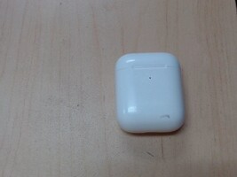 Apple A1938 Gen 2 Airpods W/ Charging Case