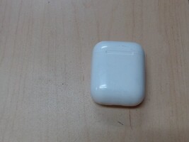 Apple A1602 2nd Generation Airpods W/ Charging Case