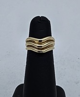 Ladies 12k Yellow Gold Ribbed Wave Ring 6.3G Size 5.75