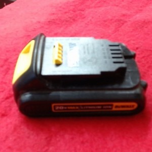 De-Walt DCB207 20V 20 Volt MAX Lithium-Ion Battery Pack, Black